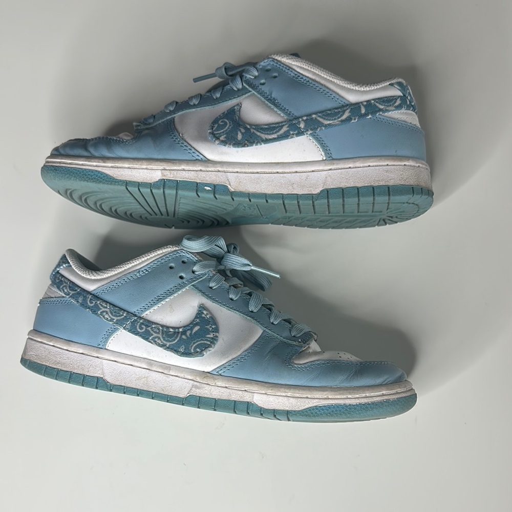 Nike women’s sneakers